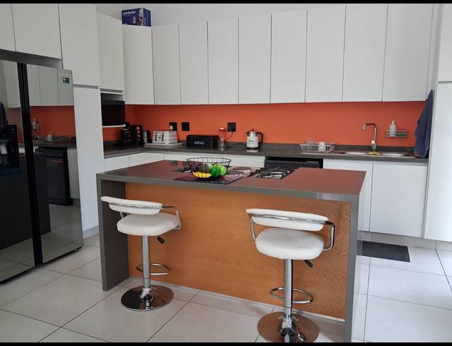 4 BEDROOM HOUSE FOR SALE IN PALM LAKES ESTATE
